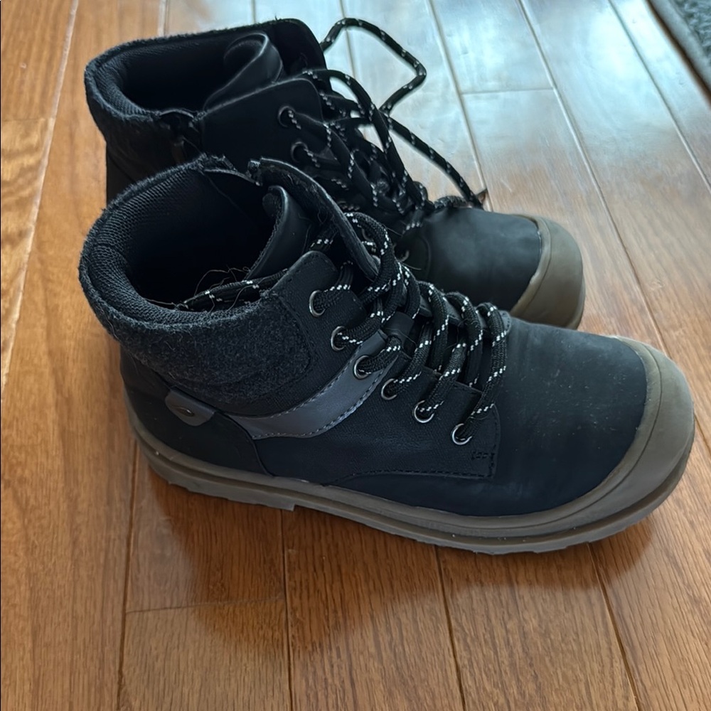 Sonoma Boy’s Size 12 Black Outdoor Boots